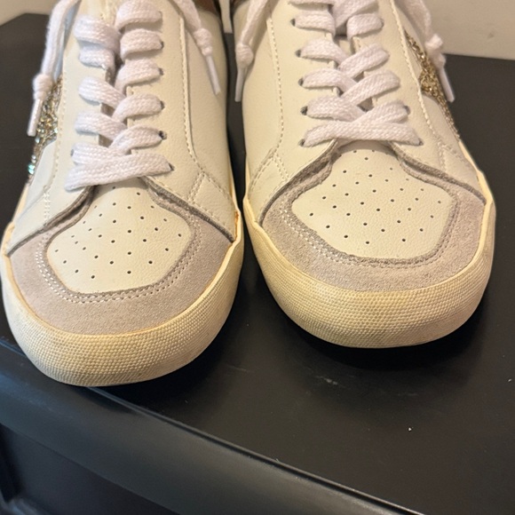 Vintage Havana White and Gold Sneakers - Picture 8 of 12